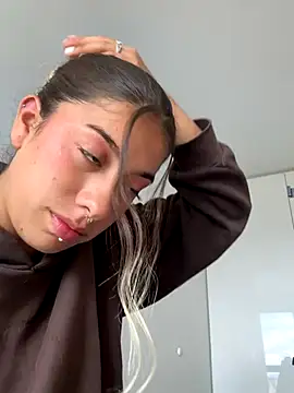 Enyeld ruru online show from October 3, 2025, 4:08 pm