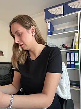 Hii Lolla online show from April 29, 2026, 5:44 am