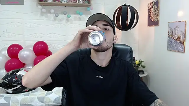 Snapshot of DmitriSanders chatting on February 15, 2025, 7:50 pm DmitriSanders online show from February 15, 2025, 7:50 pm