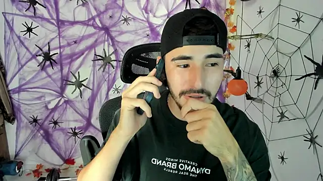 Snapshot of DmitriSanders chatting on October 10, 2025, 5:25 pm DmitriSanders online show from October 10, 2025, 5:25 pm