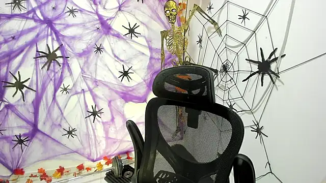 Snapshot of DmitriSanders chatting on October 4, 2025, 6:53 pm DmitriSanders online show from October 4, 2025, 6:53 pm