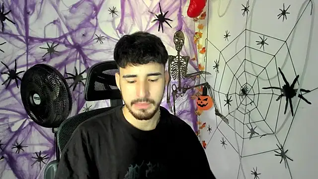 Snapshot of DmitriSanders chatting on November 5, 2025, 3:48 pm DmitriSanders online show from November 5, 2025, 3:48 pm