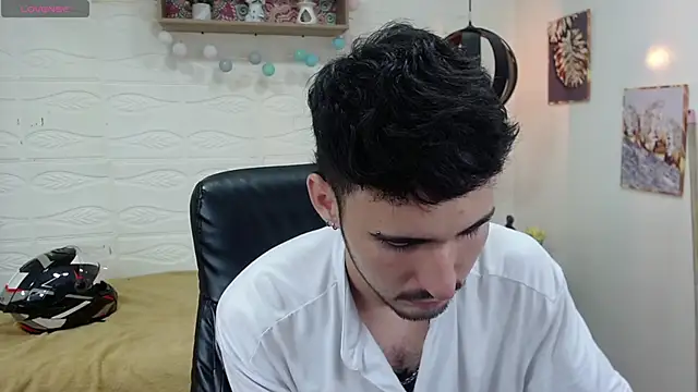 Snapshot of DmitriSanders chatting on February 11, 2025, 2:46 am DmitriSanders online show from February 11, 2025, 2:46 am