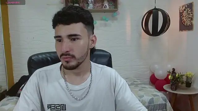 Snapshot of DmitriSanders chatting on March 1, 2025, 8:42 pm DmitriSanders online show from March 1, 2025, 8:42 pm