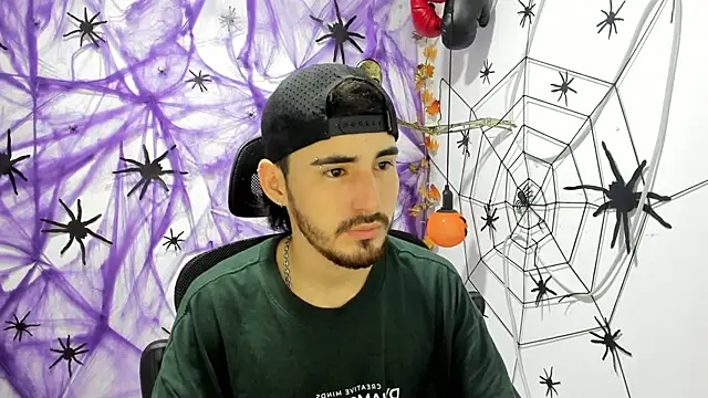 Snapshot of DmitriSanders chatting on October 16, 2025, 12:08 am DmitriSanders online show from October 16, 2025, 12:08 am