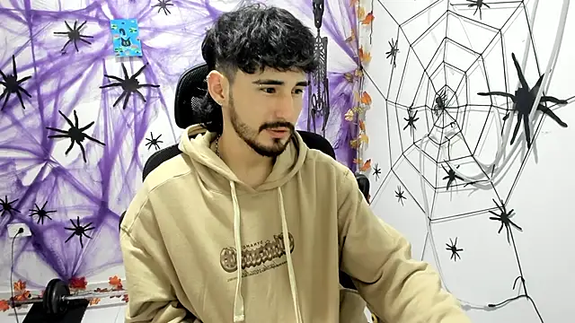 DmitriSanders online show from December 20, 2025, 9:28 pm