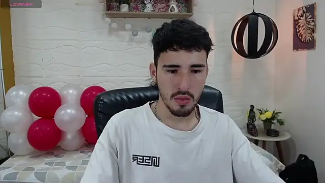 Snapshot of DmitriSanders chatting on February 18, 2025, 8:25 pm DmitriSanders online show from February 18, 2025, 8:25 pm