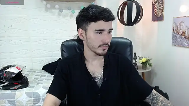 Snapshot of DmitriSanders chatting on February 13, 2025, 8:34 pm DmitriSanders online show from February 13, 2025, 8:34 pm