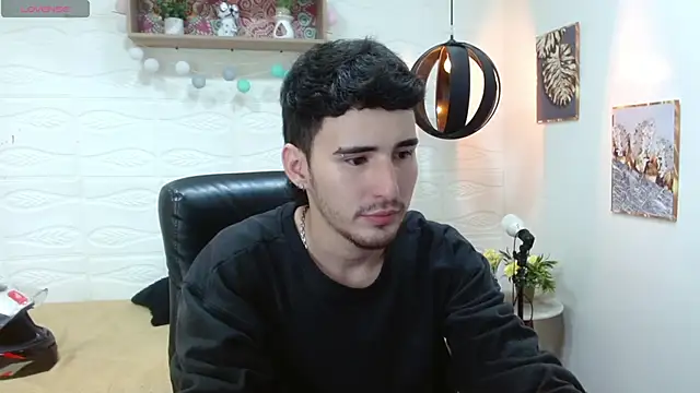 Snapshot of DmitriSanders chatting on March 21, 2025, 10:06 pm DmitriSanders online show from March 21, 2025, 10:06 pm