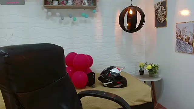 Snapshot of DmitriSanders chatting on March 11, 2025, 7:47 pm DmitriSanders online show from March 11, 2025, 7:47 pm