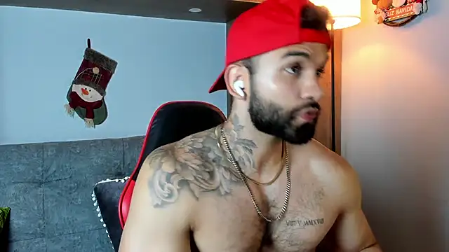 Snapshot of MarkHazze chatting on December 15, 2025, 10:59 pm MarkHazze online show from December 15, 2025, 10:59 pm