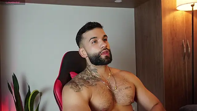 Snapshot of MarkHazze chatting on November 6, 2025, 9:08 pm MarkHazze online show from November 6, 2025, 9:08 pm