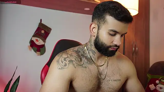 Snapshot of MarkHazze chatting on December 5, 2025, 12:10 am MarkHazze online show from December 5, 2025, 12:10 am