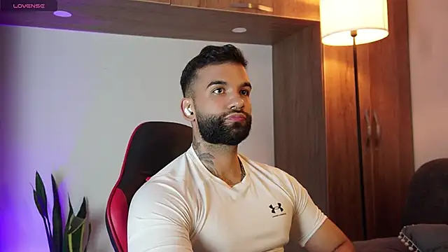 Snapshot of MarkHazze chatting on November 7, 2025, 10:57 pm MarkHazze online show from November 7, 2025, 10:57 pm