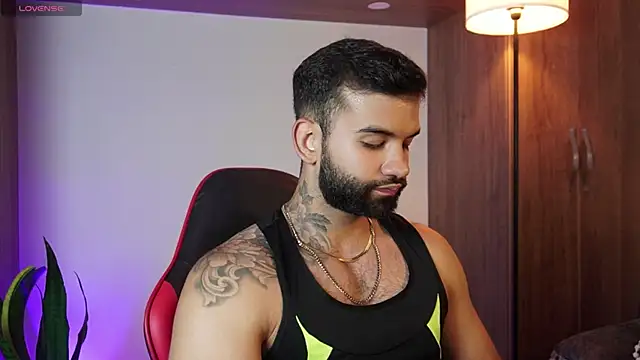 Snapshot of MarkHazze chatting on November 14, 2025, 10:13 pm MarkHazze online show from November 14, 2025, 10:13 pm