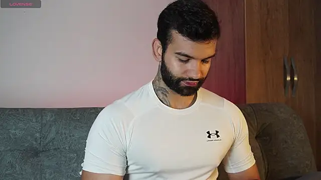 Snapshot of MarkHazze chatting on October 31, 2025, 3:52 pm MarkHazze online show from October 31, 2025, 3:52 pm