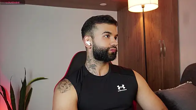 Snapshot of MarkHazze chatting on November 11, 2025, 9:53 pm MarkHazze online show from November 11, 2025, 9:53 pm