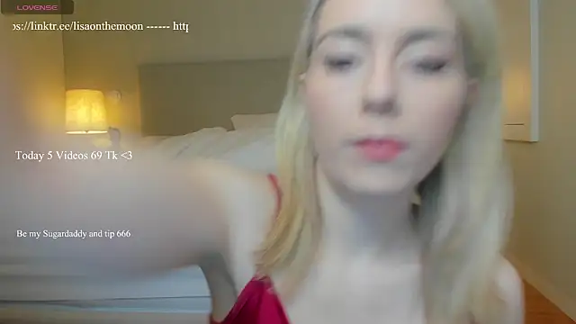 Lisaonthemoon online show from November 15, 2025, 5:06 pm