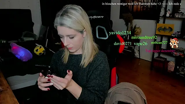 Lisaonthemoon online show from December 14, 2025, 6:35 pm