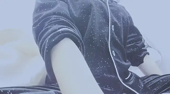 Snapshot of Linh_diudang chatting on March 16, 2025, 2:11 pm Linh diudang online show from March 16, 2025, 2:11 pm