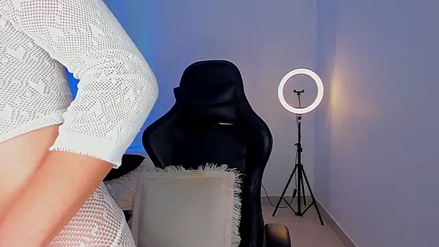 melanyrouse1 online show from April 21, 2026, 1:42 am