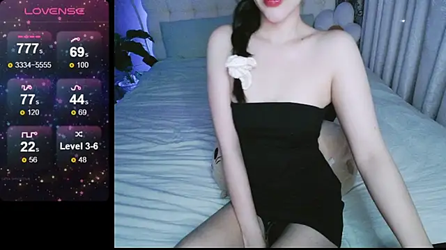 Snapshot of _Viviann_ chatting on December 10, 2024, 4:06 pm  Viviann  online show from December 10, 2024, 4:06 pm