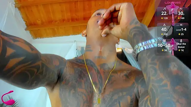 esteveen ortegas  online show from November 26, 2025, 4:29 pm