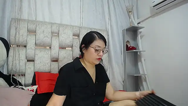 KEYRA-MILLER- online show from March 28, 2026, 1:50 am