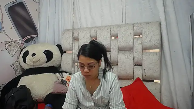 KEYRA-MILLER- online show from March 26, 2026, 1:59 am