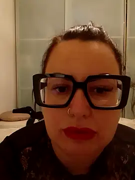 Snapshot of porcona281885 chatting on December 15, 2025, 4:02 pm porcona281885 online show from December 15, 2025, 4:02 pm