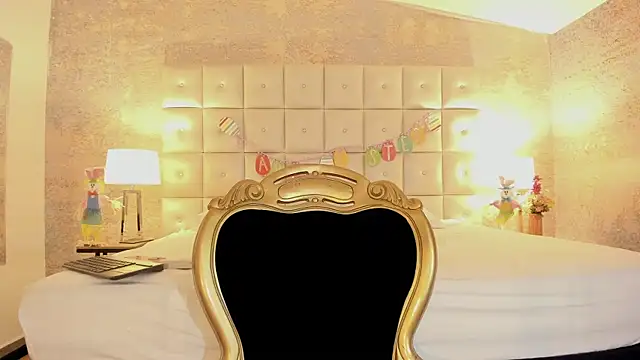 Lezy  online show from April 17, 2026, 7:49 pm