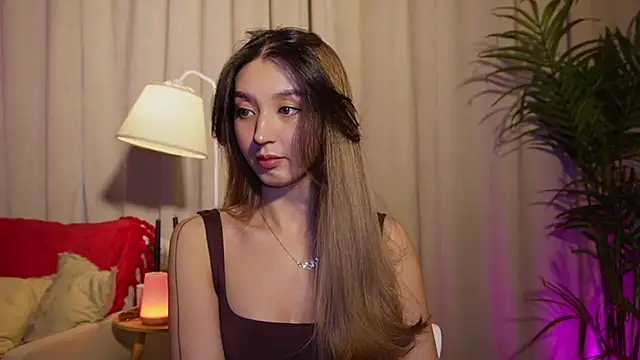 Sarasuo1 online show from February 24, 2025, 12:37 pm