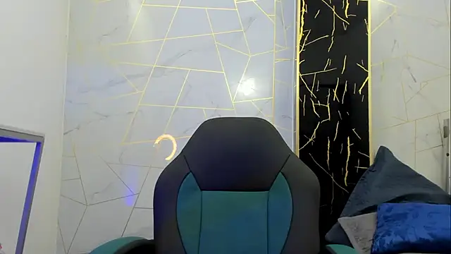 Snapshot of Cloeandtyfanny chatting on October 24, 2025, 9:03 pm Cloeandtyfanny online show from October 24, 2025, 9:03 pm