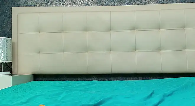 Cloeandtyfanny online show from April 18, 2026, 7:40 pm