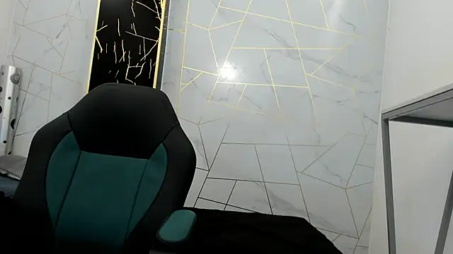 Snapshot of Cloeandtyfanny chatting on November 3, 2025, 9:07 pm Cloeandtyfanny online show from November 3, 2025, 9:07 pm