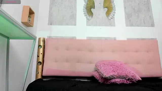 Snapshot of Cloeandtyfanny chatting on November 10, 2025, 8:47 pm Cloeandtyfanny online show from November 10, 2025, 8:47 pm