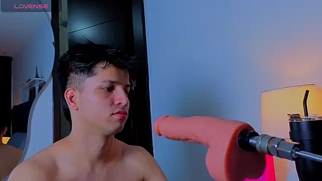 Issac james  online show from December 3, 2025, 5:41 am