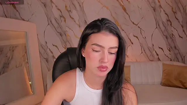 PaulinaSantos  online show from October 11, 2025, 8:10 pm