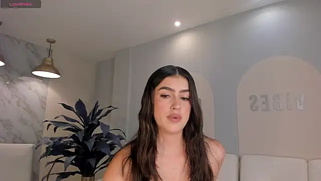 Snapshot of PaulinaSantos_ chatting on April 21, 2026, 7:09 pm PaulinaSantos online show from April 21, 2026, 7:09 pm