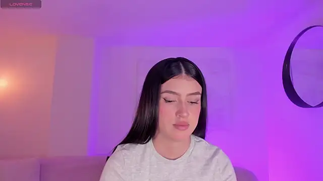 Snapshot of PaulinaSantos_ chatting on November 6, 2025, 8:02 pm PaulinaSantos online show from November 6, 2025, 8:02 pm