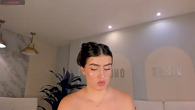 Snapshot of PaulinaSantos_ chatting on May 23, 2026, 7:24 pm PaulinaSantos online show from May 23, 2026, 7:24 pm