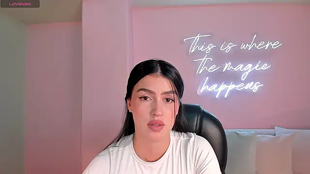 PaulinaSantos  online show from September 24, 2025, 6:47 pm