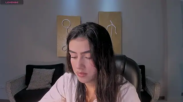 Snapshot of PaulinaSantos_ chatting on May 8, 2026, 1:15 pm PaulinaSantos online show from May 8, 2026, 1:15 pm