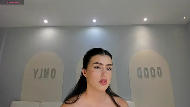 Snapshot of PaulinaSantos_ chatting on April 22, 2026, 7:20 pm PaulinaSantos online show from April 22, 2026, 7:20 pm