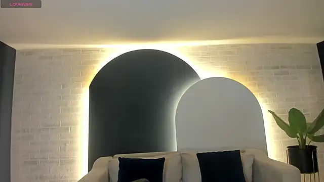 Snapshot of PaulinaSantos_ chatting on November 7, 2025, 7:18 pm PaulinaSantos online show from November 7, 2025, 7:18 pm