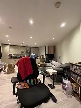 LondonTeffy online show from February 9, 2026, 10:08 pm