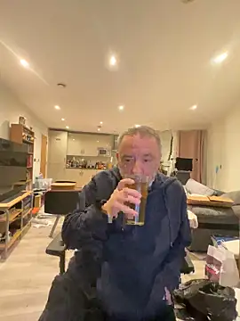 LondonTeffy online show from February 12, 2026, 10:09 pm