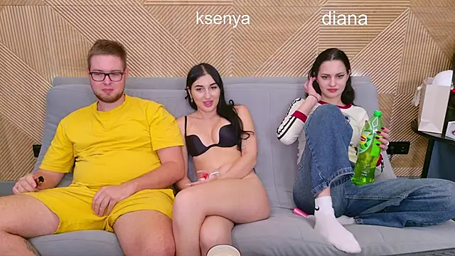 Snapshot of Ksenny chatting on November 12, 2025, 5:39 pm Ksenny online show from November 12, 2025, 5:39 pm