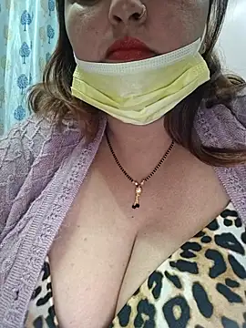 Dianaa9 online show from December 1, 2025, 3:46 pm