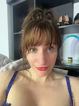 victoirenextdoor online show from May 8, 2026, 6:01 pm